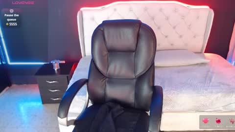 Danielle Smith online show from 6, 3, 2025