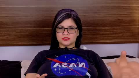 daniellerain online show from 27, 7, 2026