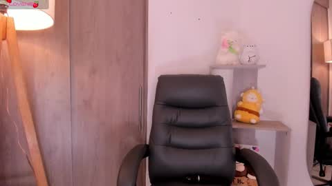 Snapshot of daniellerose_ chatting on 12, 11, 2025 Danielle Rose online show from 12, 11, 2025