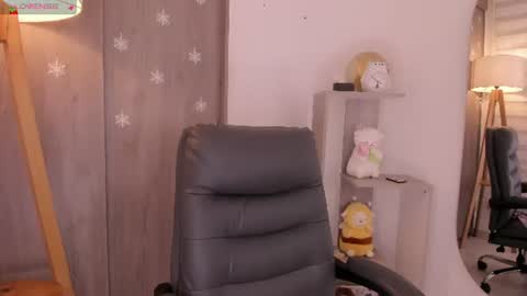 Danielle Rose online show from 27, 7, 2026