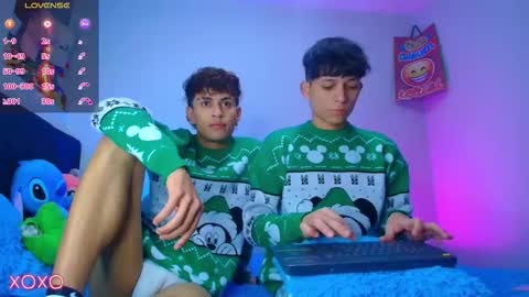 Snapshot of daniels_devil chatting on 17, 12, 2025 daniels online show from 17, 12, 2025