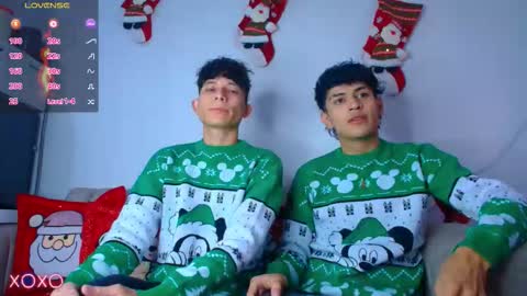 Snapshot of daniels_devil chatting on 22, 12, 2025 daniels online show from 22, 12, 2025