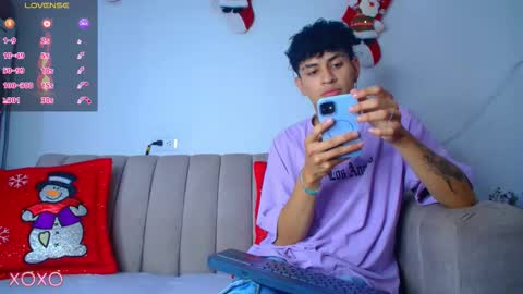 Snapshot of daniels_devil chatting on 23, 12, 2025 daniels online show from 23, 12, 2025