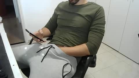 Snapshot of danielsexy400789 chatting on 7, 12, 2024 daniell sexy body online show from 7, 12, 2024