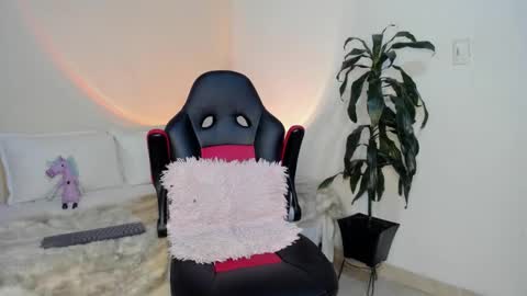 Daniela  online show from 29, 11, 2025