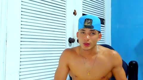 Snapshot of danii_scot chatting on 4, 1, 2025 Dani online show from 4, 1, 2025