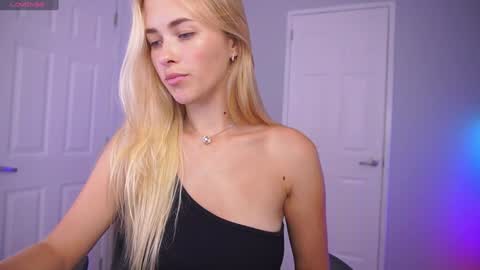 Snapshot of danikadillan chatting on 17, 1, 2025 Hi my name is Anna. Please say hello I like to chat with you. If u have request use Tip option .Thank you online show from 17, 1, 2025
