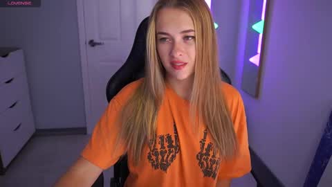 Snapshot of danikadillan chatting on 19, 10, 2025 Hi my name is Anna. Please say hello I like to chat with you. If u have request use Tip option .Thank you online show from 19, 10, 2025