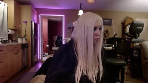 DanikaWhite69 online show from 19, 12, 2024