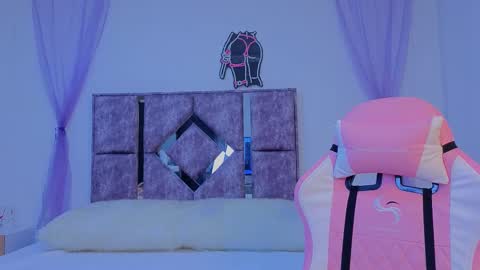 Snapshot of danilu_eva21 chatting on 19, 10, 2025 Danilu and Eva online show from 19, 10, 2025