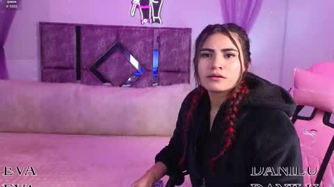 Snapshot of danilu_eva21 chatting on 28, 11, 2025 Danilu and Eva online show from 28, 11, 2025