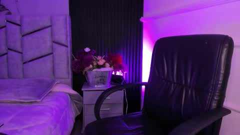 Dani Phonenix online show from 23, 2, 2026