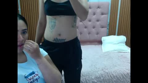 Danniela y Victoria online show from 27, 5, 2026