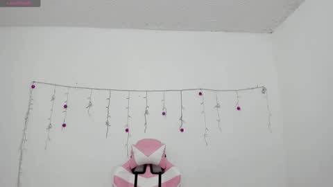 Snapshot of danna_1111 chatting on 9, 12, 2024 danna online show from 9, 12, 2024