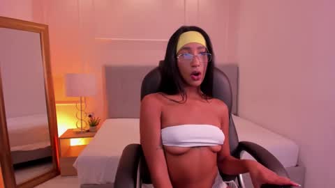 danna_palmeth online show from 23, 10, 2025