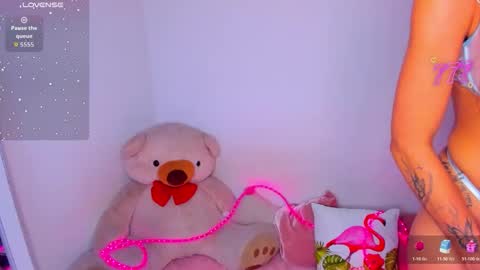 Danna Rhodes online show from 25, 4, 2026