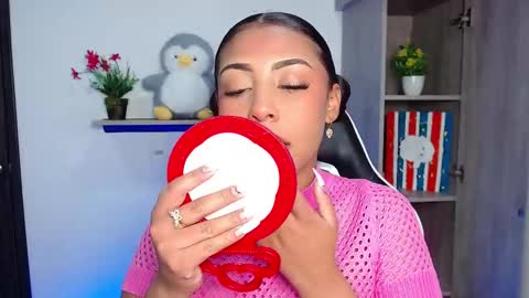 Snapshot of danna_schmidt23 chatting on 4, 2, 2026 Danna online show from 4, 2, 2026