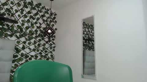 dannaberlin_0 online show from 9, 3, 2025