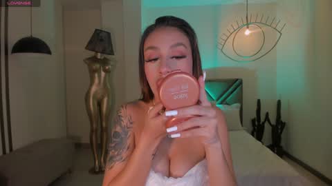 Snapshot of dannacruz_ chatting on 17, 12, 2024 Danna Cruz online show from 17, 12, 2024