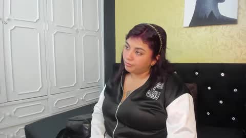 Snapshot of dannagarza chatting on 8, 3, 2025 Danna Garza online show from 8, 3, 2025