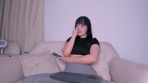 Snapshot of dannahyde chatting on 3, 2, 2025 Insta DannaBlueX online show from 3, 2, 2025