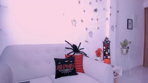 Snapshot of dannahyde chatting on 16, 10, 2025 Insta DannaBlueX online show from 16, 10, 2025