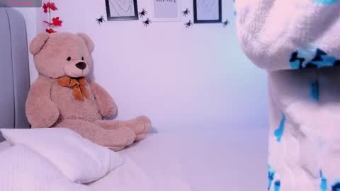 Snapshot of dannahyde chatting on 24, 10, 2025 Insta DannaBlueX online show from 24, 10, 2025