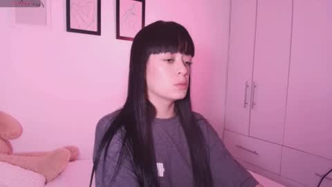 Snapshot of dannahyde chatting on 24, 11, 2025 Insta DannaBlueX online show from 24, 11, 2025