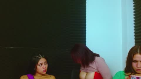 Snapshot of dannamomcerrat chatting on 17, 1, 2025 dannamomcerrat online show from 17, 1, 2025