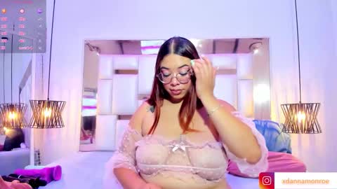 Danna Monroe  online show from 23, 9, 2025