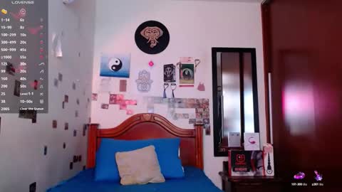 Snapshot of danny__phantom chatting on 15, 10, 2025 phantom555 online show from 15, 10, 2025