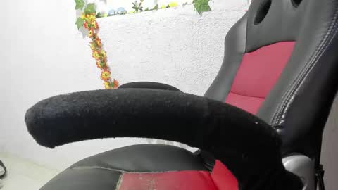 Snapshot of dannyscortt chatting on 28, 10, 2025 DannyScott online show from 28, 10, 2025