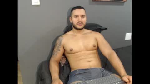 Snapshot of dantebrown1 chatting on 15, 5, 2026 dantebrown1 online show from 15, 5, 2026