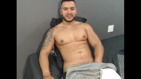 Snapshot of dantebrown1 chatting on 26, 5, 2026 dantebrown1 online show from 26, 5, 2026