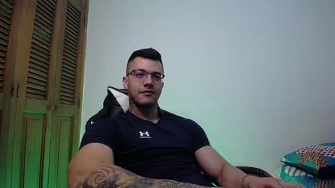 Snapshot of danteread chatting on 5, 3, 2025 danteread online show from 5, 3, 2025