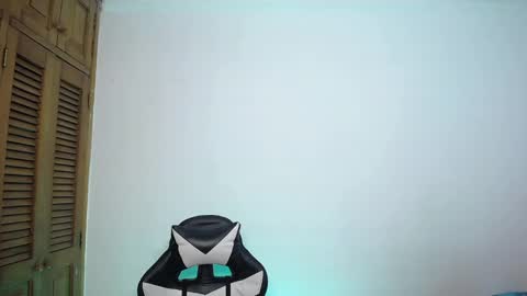 Snapshot of danteread chatting on 7, 3, 2025 danteread online show from 7, 3, 2025