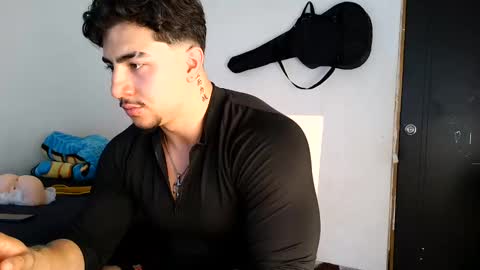 Snapshot of dantevicius chatting on 18, 11, 2025 Dante Vicius online show from 18, 11, 2025