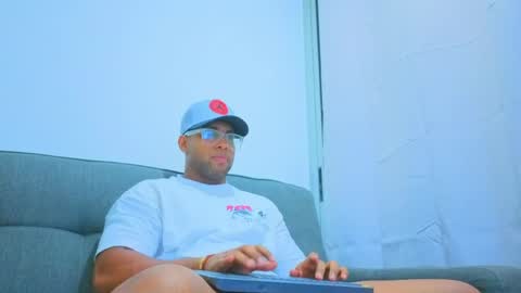 Snapshot of dany_dryy chatting on 7, 4, 2026 Dany online show from 7, 4, 2026