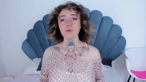 Snapshot of daphne_blunt chatting on 3, 12, 2024 Daphne Blunt online show from 3, 12, 2024