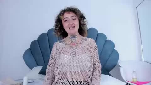 Snapshot of daphne_blunt chatting on 3, 12, 2024 Daphne Blunt online show from 3, 12, 2024