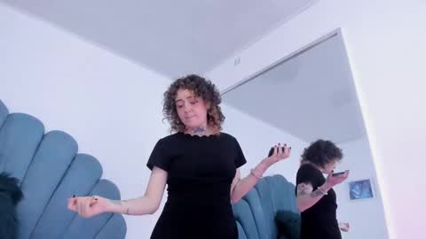 Snapshot of daphne_blunt chatting on 4, 12, 2024 Daphne Blunt online show from 4, 12, 2024