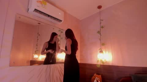 Snapshot of daphne_courtis chatting on 5, 1, 2025 Daphne online show from 5, 1, 2025