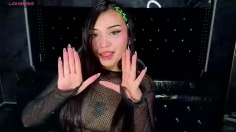 Snapshot of daphne_nicole_b chatting on 19, 6, 2026 daphne_nicole_b online show from 19, 6, 2026