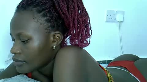 ESTHER online show from 3, 3, 2025