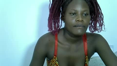 ESTHER online show from 4, 3, 2025