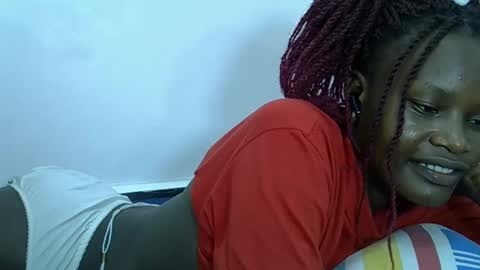 ESTHER online show from 4, 3, 2025