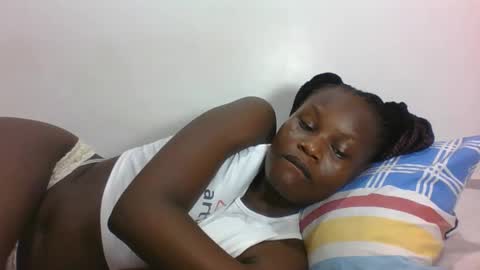 ESTHER online show from 5, 4, 2026