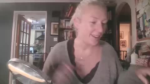 Darcy online show from 2, 2, 2026