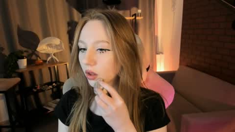 Snapshot of dariatate chatting on 22, 3, 2026 Daria Tate online show from 22, 3, 2026