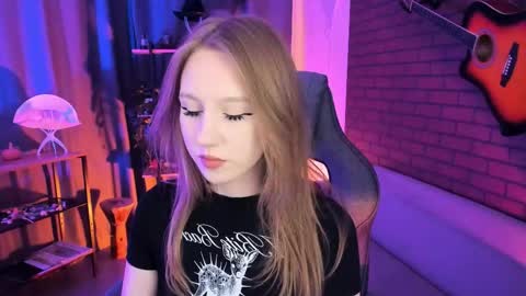 Snapshot of dariatate chatting on 15, 4, 2026 Daria Tate online show from 15, 4, 2026